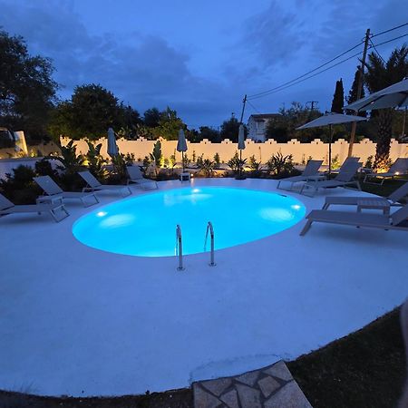 Loadstar Rooms & Suites Kontokali Bagian luar foto