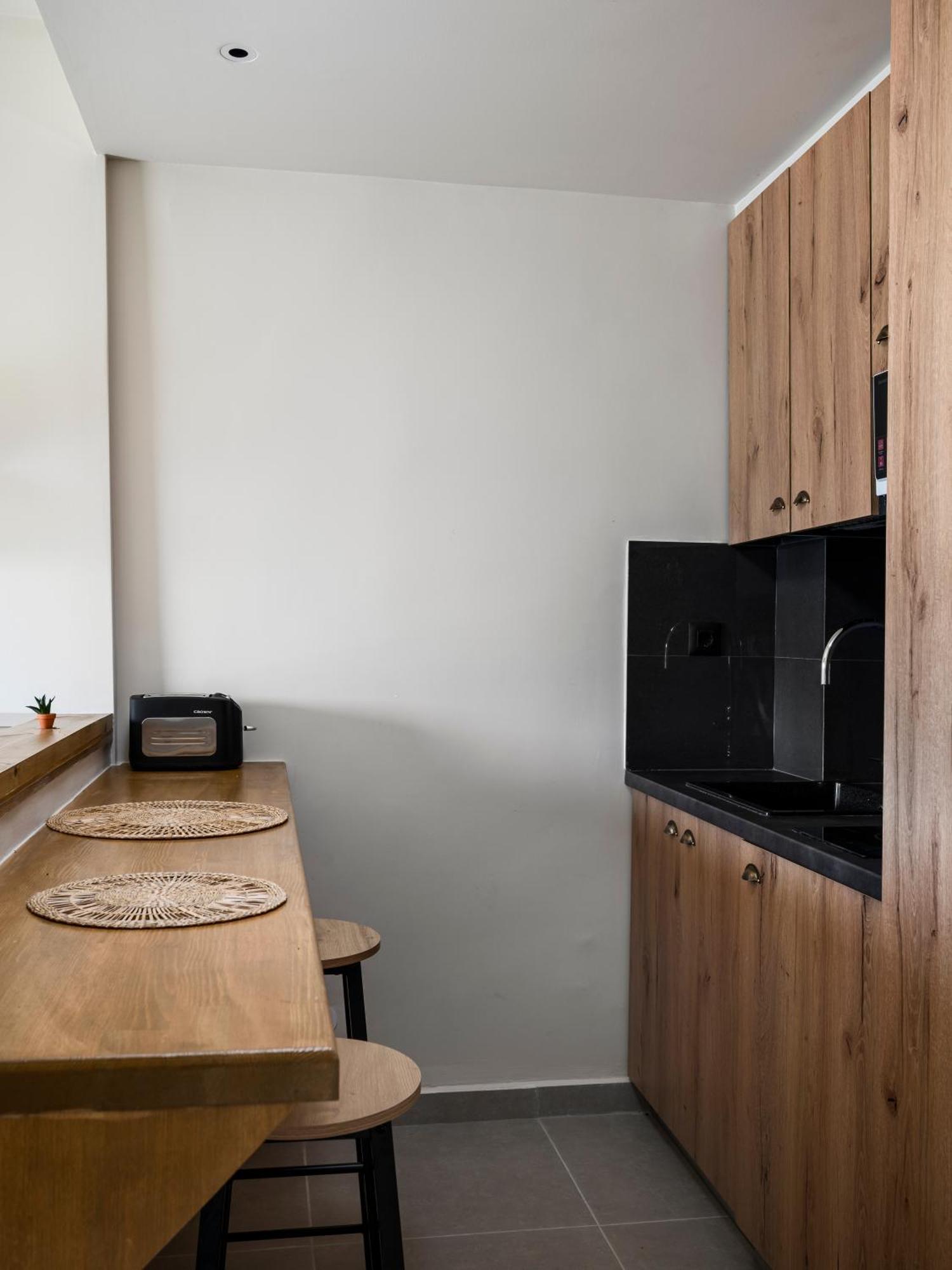 Loadstar Rooms & Suites Kontokali Bagian luar foto